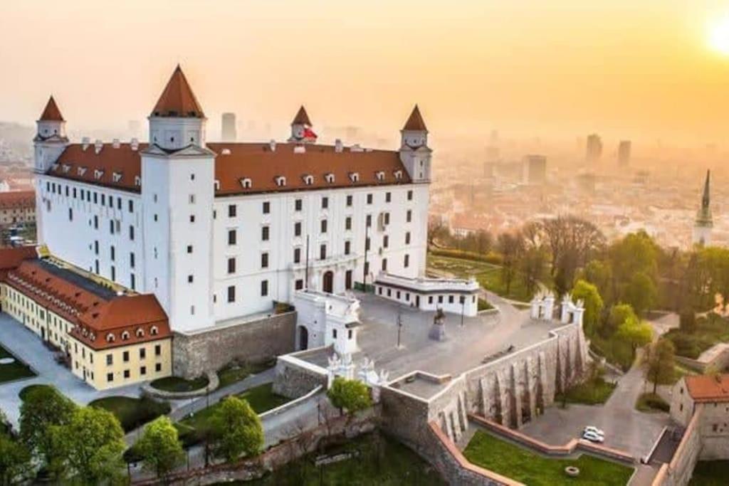 Diamond Residence In Old Town With Free Parking Pressburg Exterior foto
