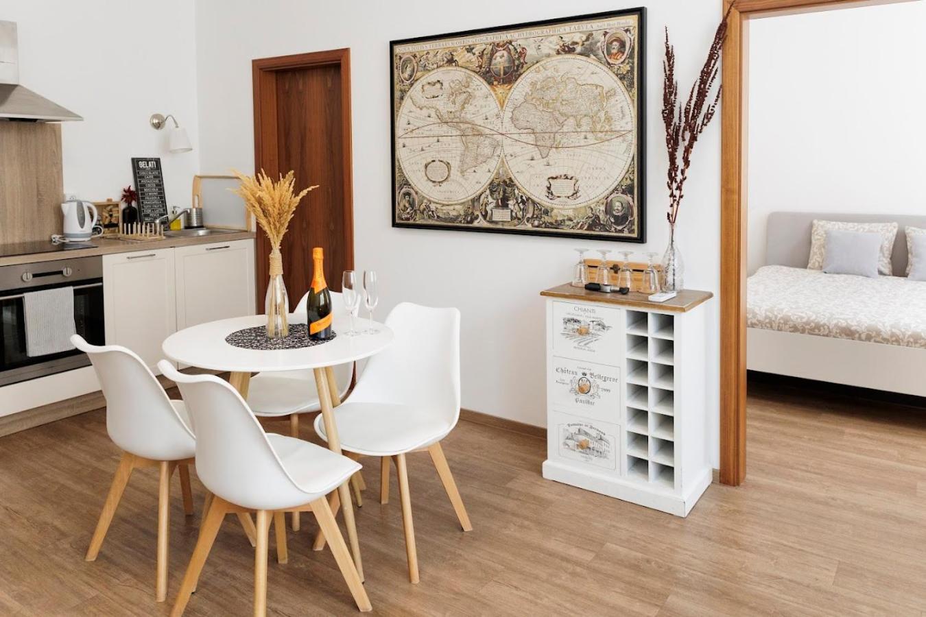 Diamond Residence In Old Town With Free Parking Pressburg Exterior foto