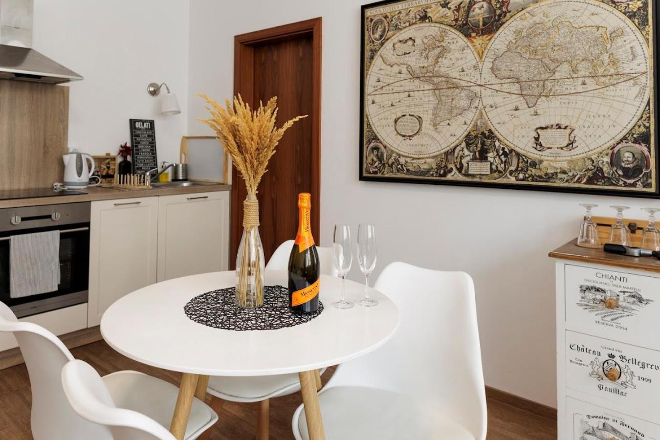 Diamond Residence In Old Town With Free Parking Pressburg Exterior foto
