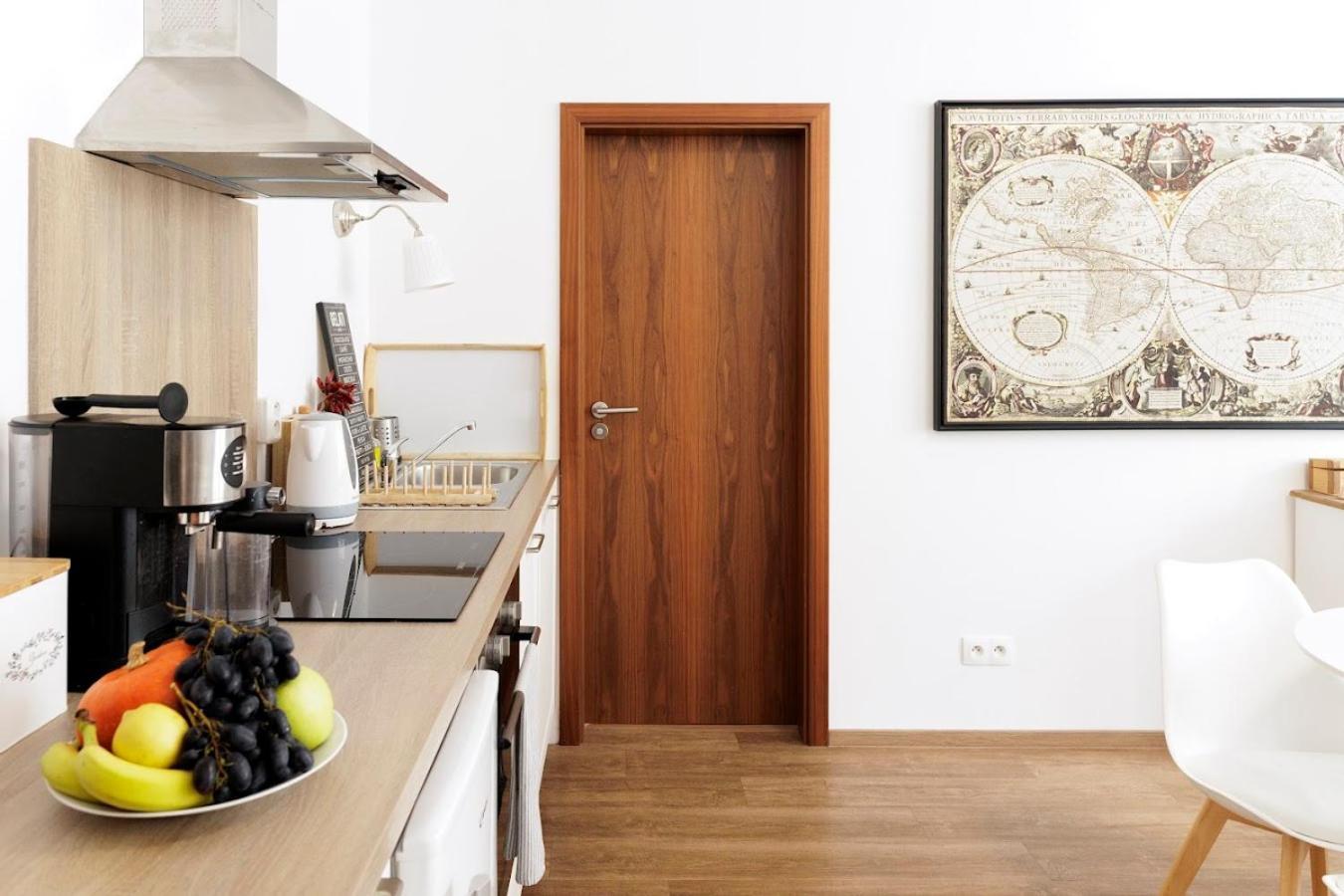 Diamond Residence In Old Town With Free Parking Pressburg Exterior foto